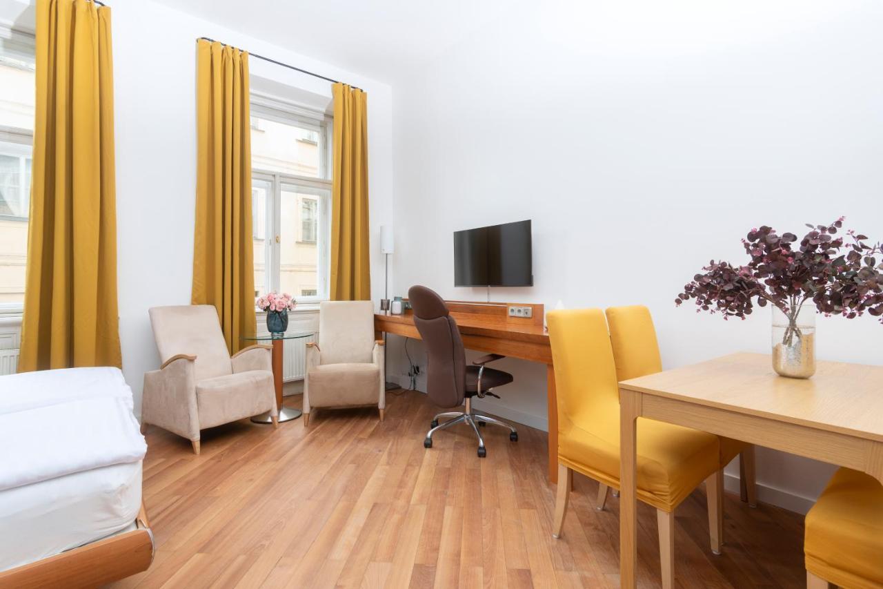 Moonlight Apartments Old Town Прага Экстерьер фото