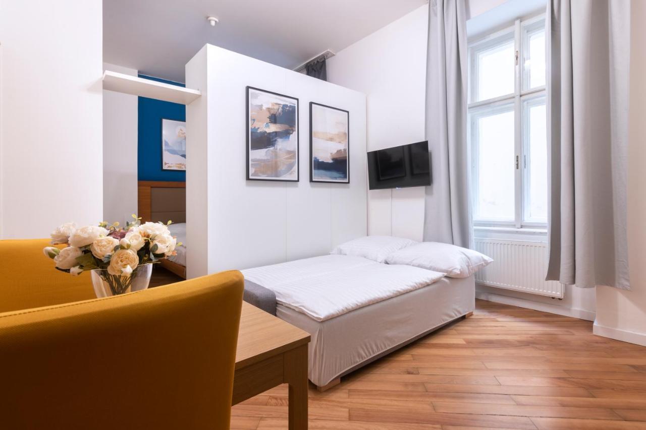 Moonlight Apartments Old Town Прага Экстерьер фото