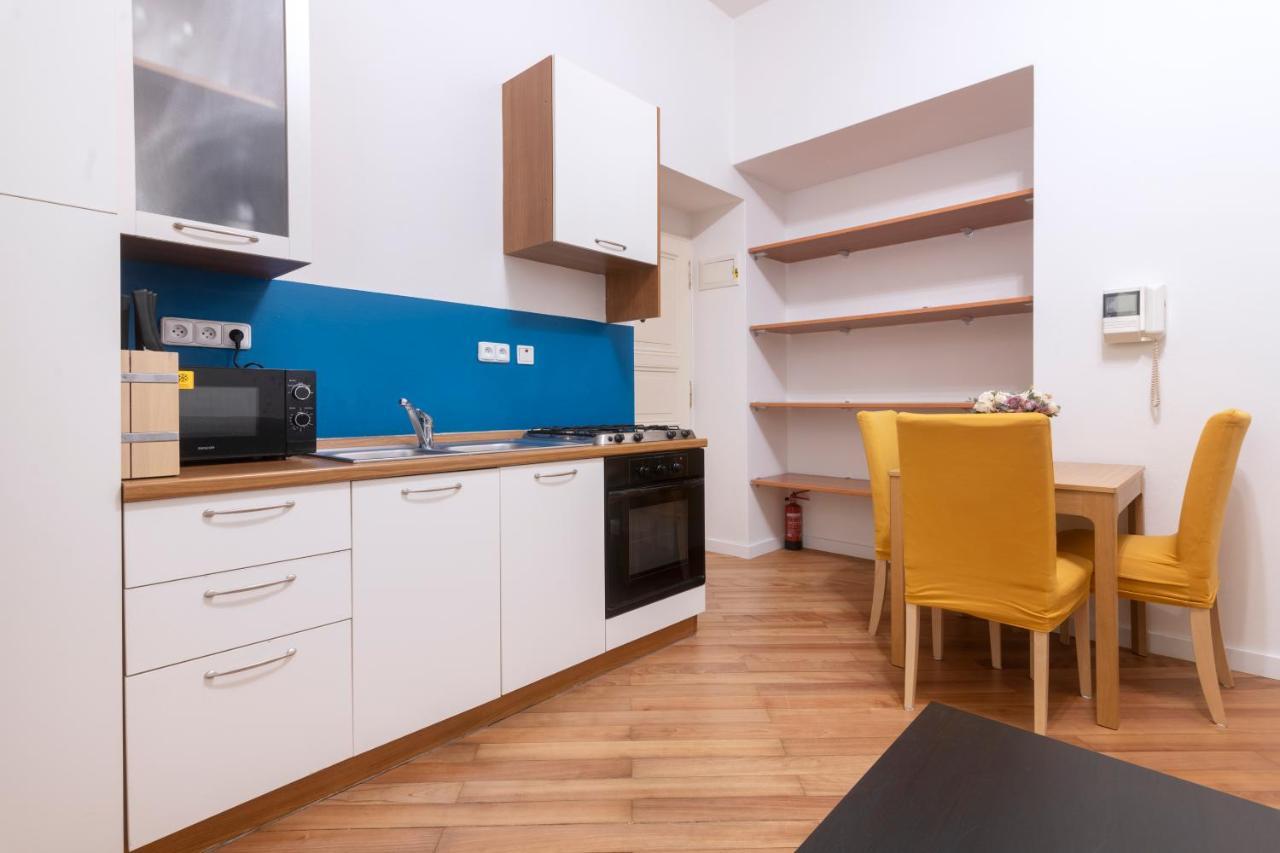 Moonlight Apartments Old Town Прага Экстерьер фото