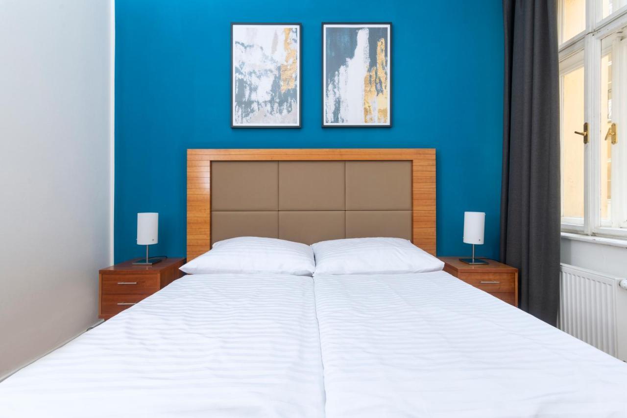 Moonlight Apartments Old Town Прага Экстерьер фото