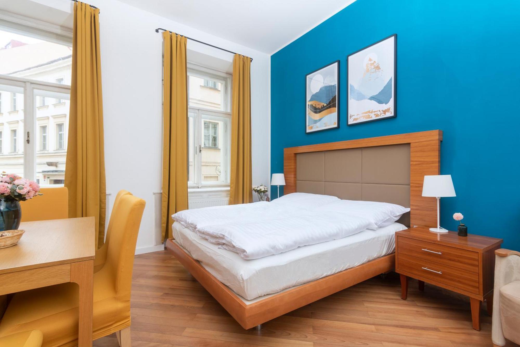 Moonlight Apartments Old Town Прага Экстерьер фото