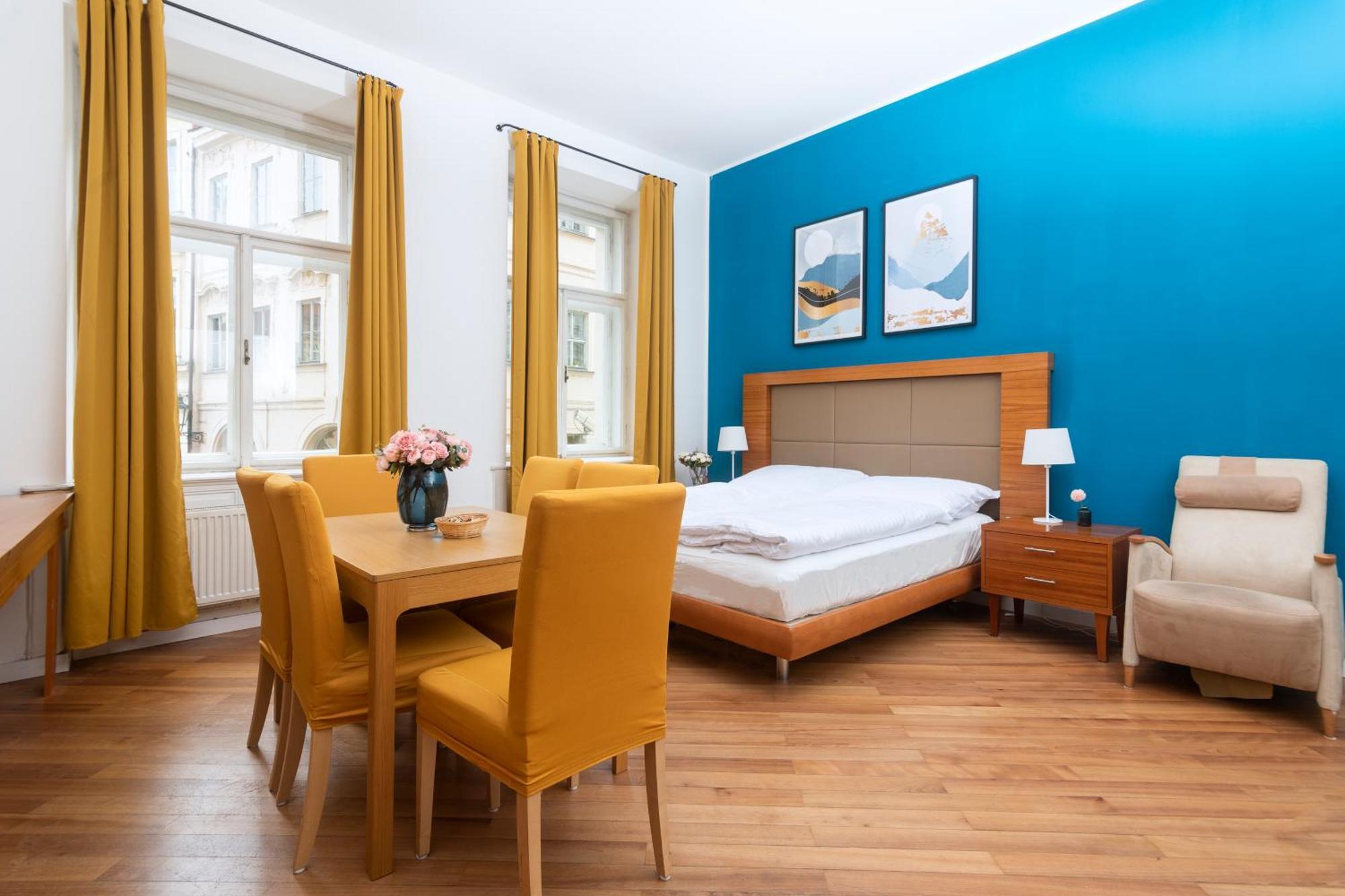 Moonlight Apartments Old Town Прага Экстерьер фото