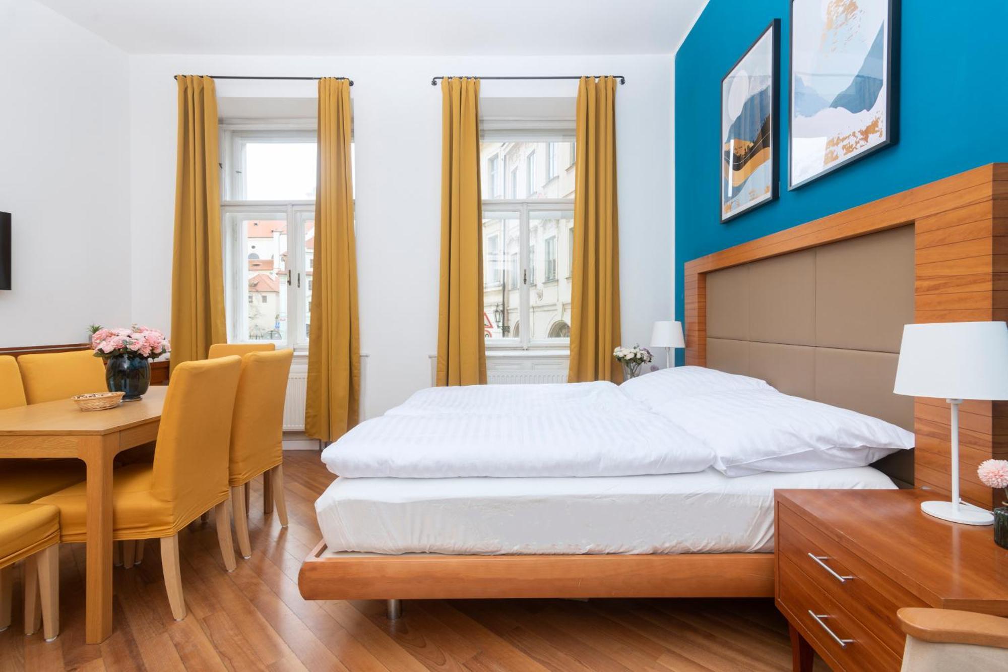 Moonlight Apartments Old Town Прага Экстерьер фото